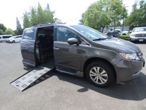 Honda Odyssey with BraunAbility Side Entry Automatic Fold Out conversion