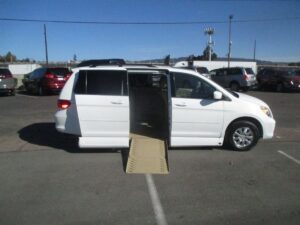 White Honda Odyssey with Vantage Mobility Side Entry Automatic Fold Out conversion