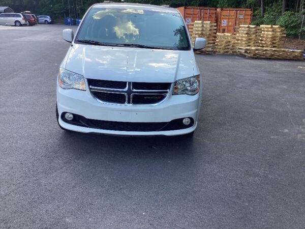Brown Dodge Grand Caravan with Vantage Mobility Side Entry Automatic In Floor conversion