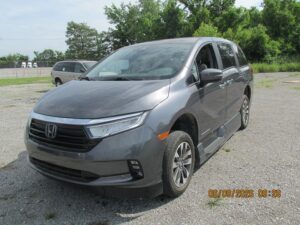 Grey Honda Odyssey with Vantage Mobility Side Entry Automatic In Floor conversion