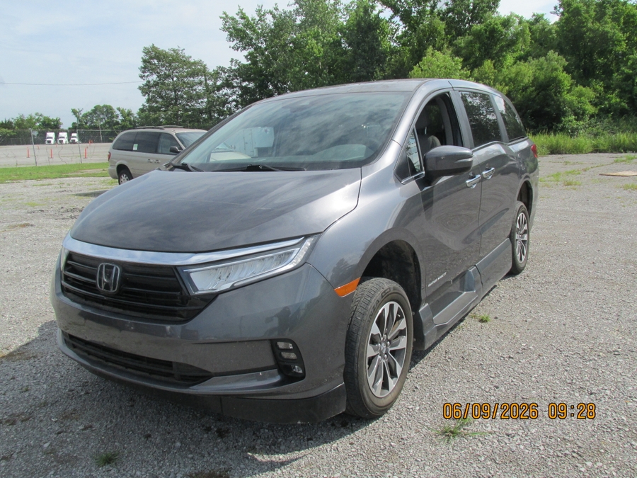 Grey Honda Odyssey with Vantage Mobility Side Entry Automatic In Floor conversion