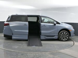 Grey Honda Odyssey with BraunAbility Side Entry Automatic In Floor conversion