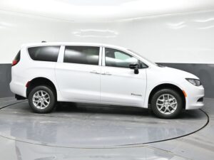 White Chrysler Voyager with BraunAbility Rear Entry Manual Fold Out conversion