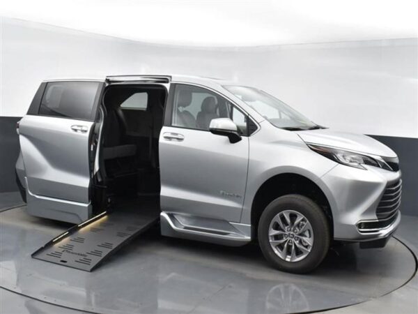 Silver Toyota Sienna with BraunAbility Side Entry Automatic Fold Out conversion