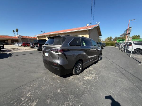 Grey Toyota Sienna with Vantage Mobility Side Entry Automatic In Floor conversion
