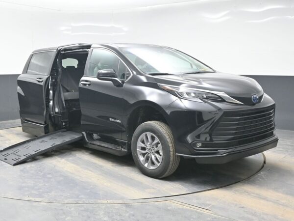 Black Toyota Sienna with BraunAbility Side Entry Automatic Fold Out conversion