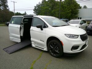 White Chrysler Pacifica with BraunAbility Side Entry Automatic In Floor conversion