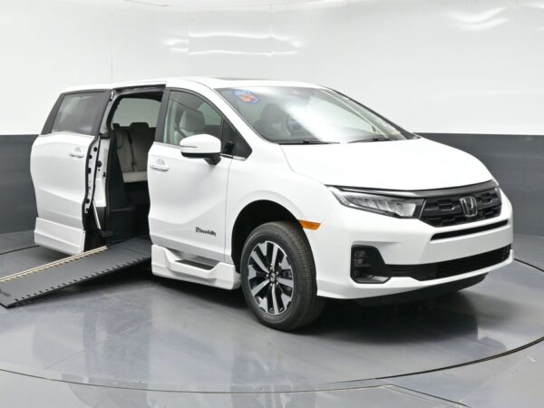 White Honda Odyssey with BraunAbility Side Entry Automatic In Floor conversion