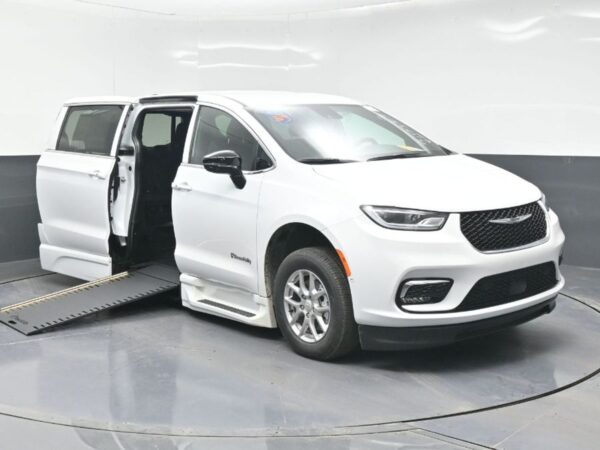 White Chrysler Pacifica with BraunAbility Side Entry Automatic In Floor conversion