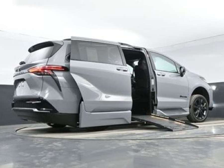 Grey Toyota Sienna with BraunAbility Side Entry Automatic Fold Out conversion
