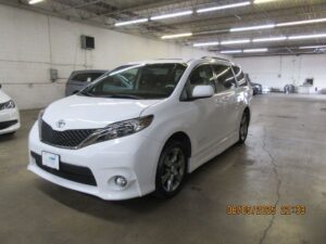 Toyota Sienna with BraunAbility Side Entry Automatic Fold Out conversion