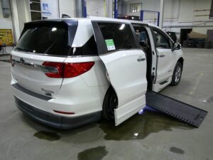 Honda Odyssey with BraunAbility Side Entry Automatic In Floor conversion