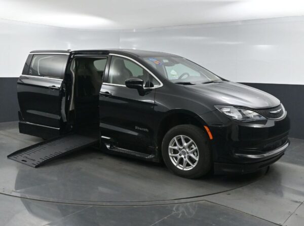 Black Chrysler Voyager with BraunAbility Side Entry Automatic Fold Out conversion