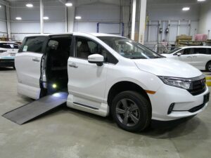 White Honda Odyssey with Vantage Mobility Side Entry Automatic In Floor conversion