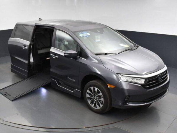 Grey Honda Odyssey with BraunAbility Side Entry Automatic In Floor conversion
