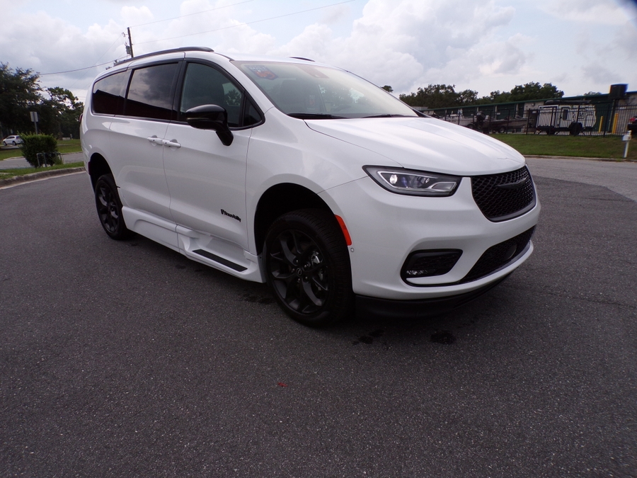 White Chrysler Pacifica with BraunAbility Side Entry Automatic In Floor conversion