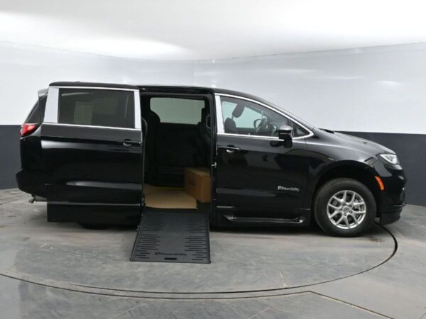 Black Chrysler Pacifica with BraunAbility Side Entry Automatic Fold Out conversion