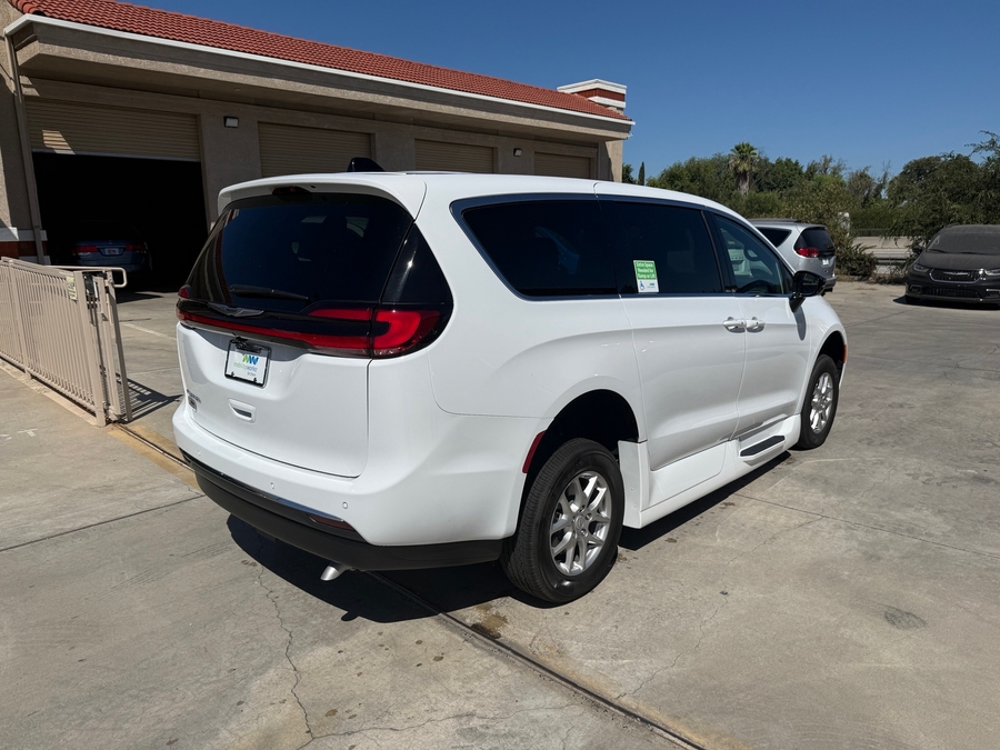 White Chrysler Pacifica with Vantage Mobility Side Entry Automatic In Floor conversion
