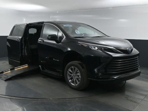 Black Toyota Sienna with BraunAbility Side Entry Automatic Fold Out conversion