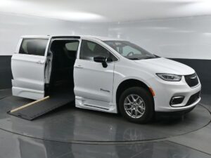 White Chrysler Pacifica with BraunAbility Side Entry Automatic In Floor conversion