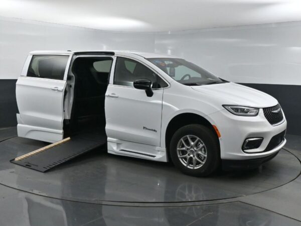 White Chrysler Pacifica with BraunAbility Side Entry Automatic In Floor conversion