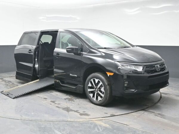 Black Honda Odyssey with BraunAbility Side Entry Automatic In Floor conversion