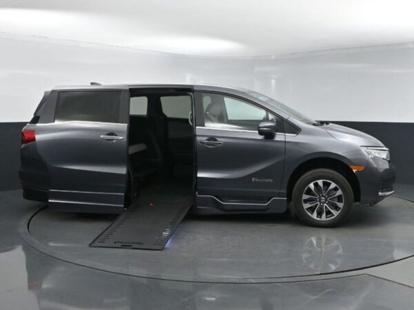 Grey Honda Odyssey with BraunAbility Side Entry Automatic In Floor conversion