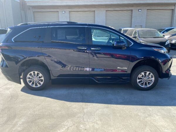 Blue Toyota Sienna with BraunAbility Side Entry Automatic Fold Out conversion