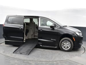 Black Chrysler Voyager with BraunAbility Side Entry Automatic Fold Out conversion