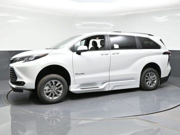 White Toyota Sienna with BraunAbility Side Entry Automatic In Floor conversion