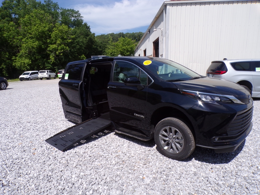 Black Toyota Sienna with BraunAbility Side Entry Automatic Fold Out conversion