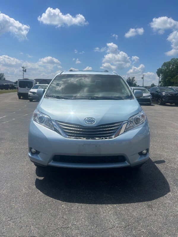 Blue Toyota Sienna with Vantage Mobility Side Entry Automatic In Floor conversion