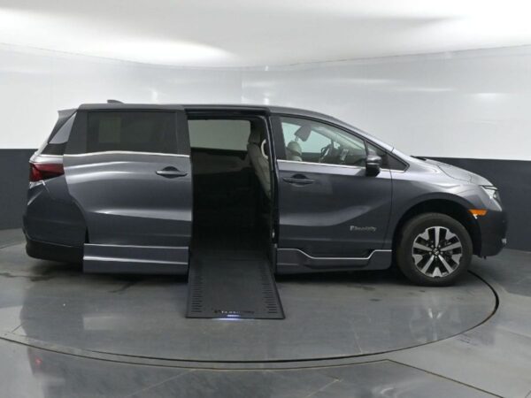 Grey Honda Odyssey with BraunAbility Side Entry Automatic In Floor conversion