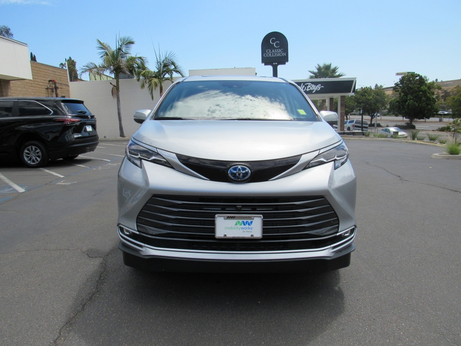 Silver Toyota Sienna with Vantage Mobility Side Entry Automatic In Floor conversion