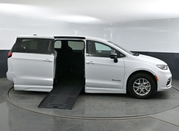 White Chrysler Pacifica with BraunAbility Side Entry Automatic Fold Out conversion