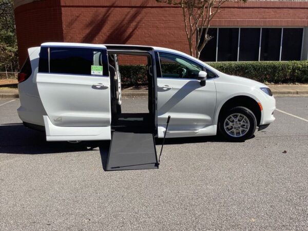 White Chrysler Voyager with Vantage Mobility Side Entry Manual In Floor conversion