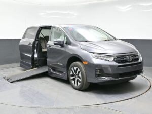 Grey Honda Odyssey with BraunAbility Side Entry Automatic In Floor conversion