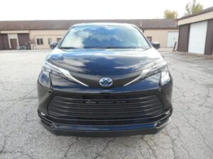Black Toyota Sienna with BraunAbility Side Entry Automatic Fold Out conversion
