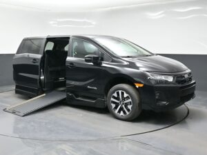 Black Honda Odyssey with BraunAbility Side Entry Automatic In Floor conversion