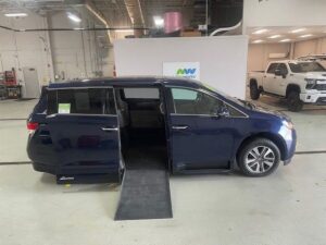 Blue Honda Odyssey with Vantage Mobility Side Entry Automatic In Floor conversion