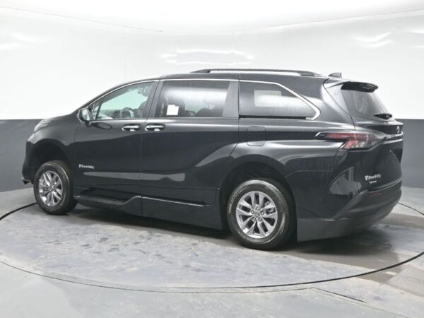 Black Toyota Sienna with BraunAbility Side Entry Automatic Fold Out conversion