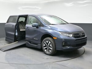 Blue Honda Odyssey with BraunAbility Side Entry Automatic In Floor conversion