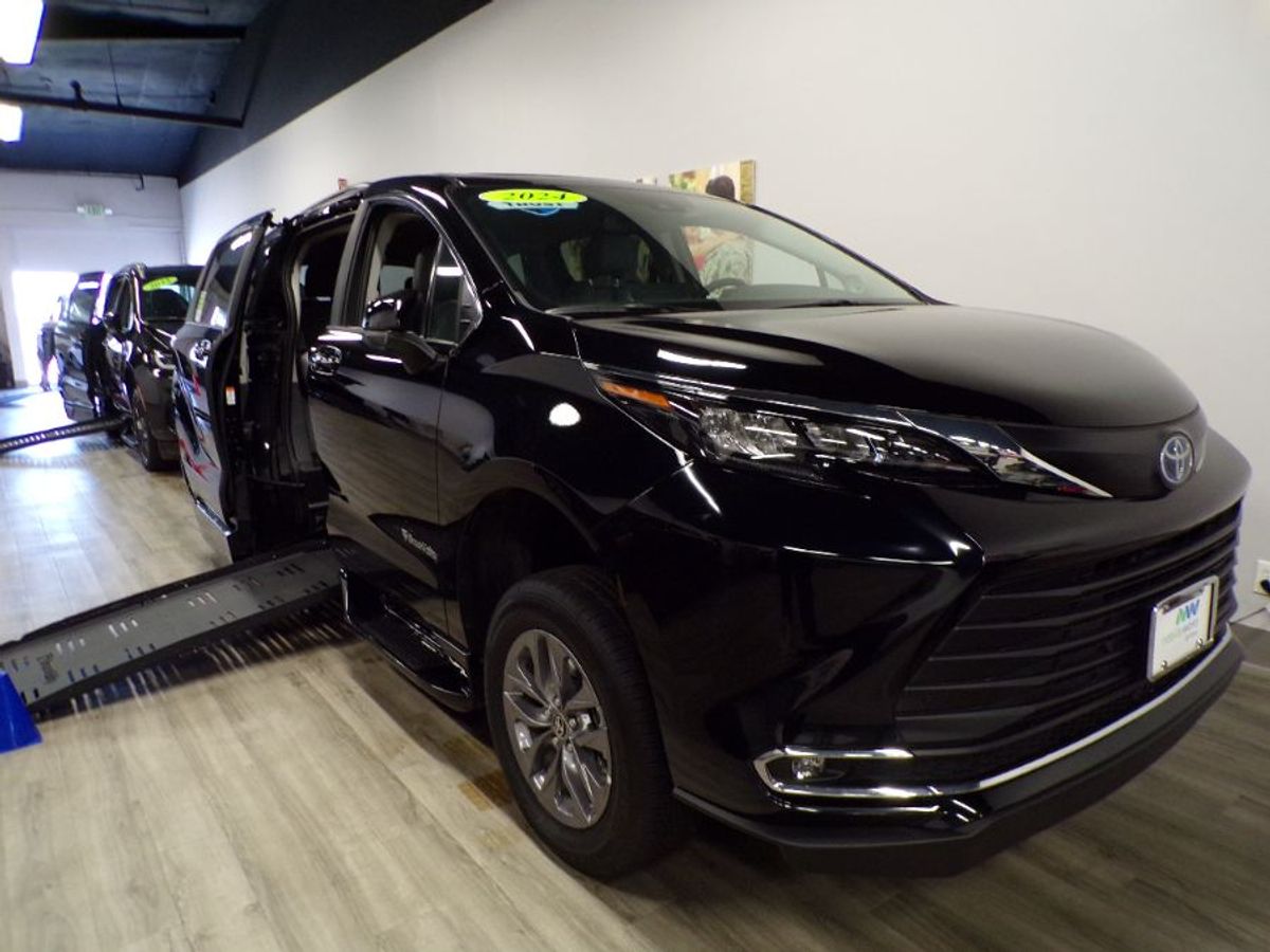 Black Toyota Sienna with BraunAbility Side Entry Automatic Fold Out conversion
