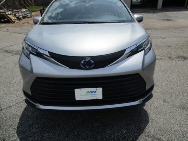 Silver Toyota Sienna with BraunAbility Side Entry Automatic Fold Out conversion