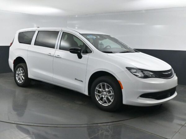 White Chrysler Voyager with BraunAbility Rear Entry Manual Fold Out conversion