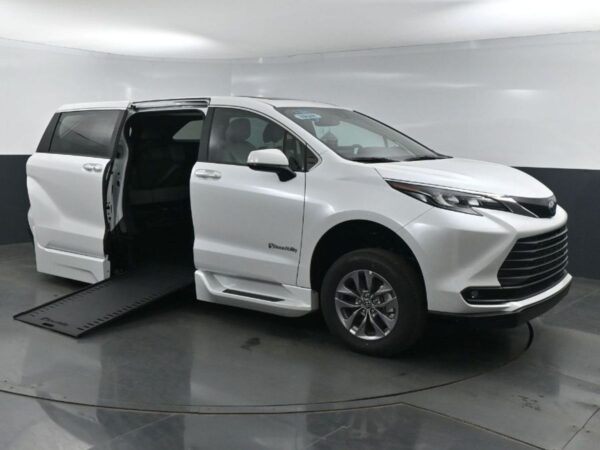 White Toyota Sienna with BraunAbility Side Entry Automatic In Floor conversion