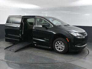 Black Chrysler Voyager with BraunAbility Side Entry Automatic Fold Out conversion