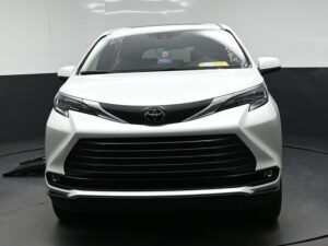 White Toyota Sienna with BraunAbility Side Entry Automatic Fold Out conversion