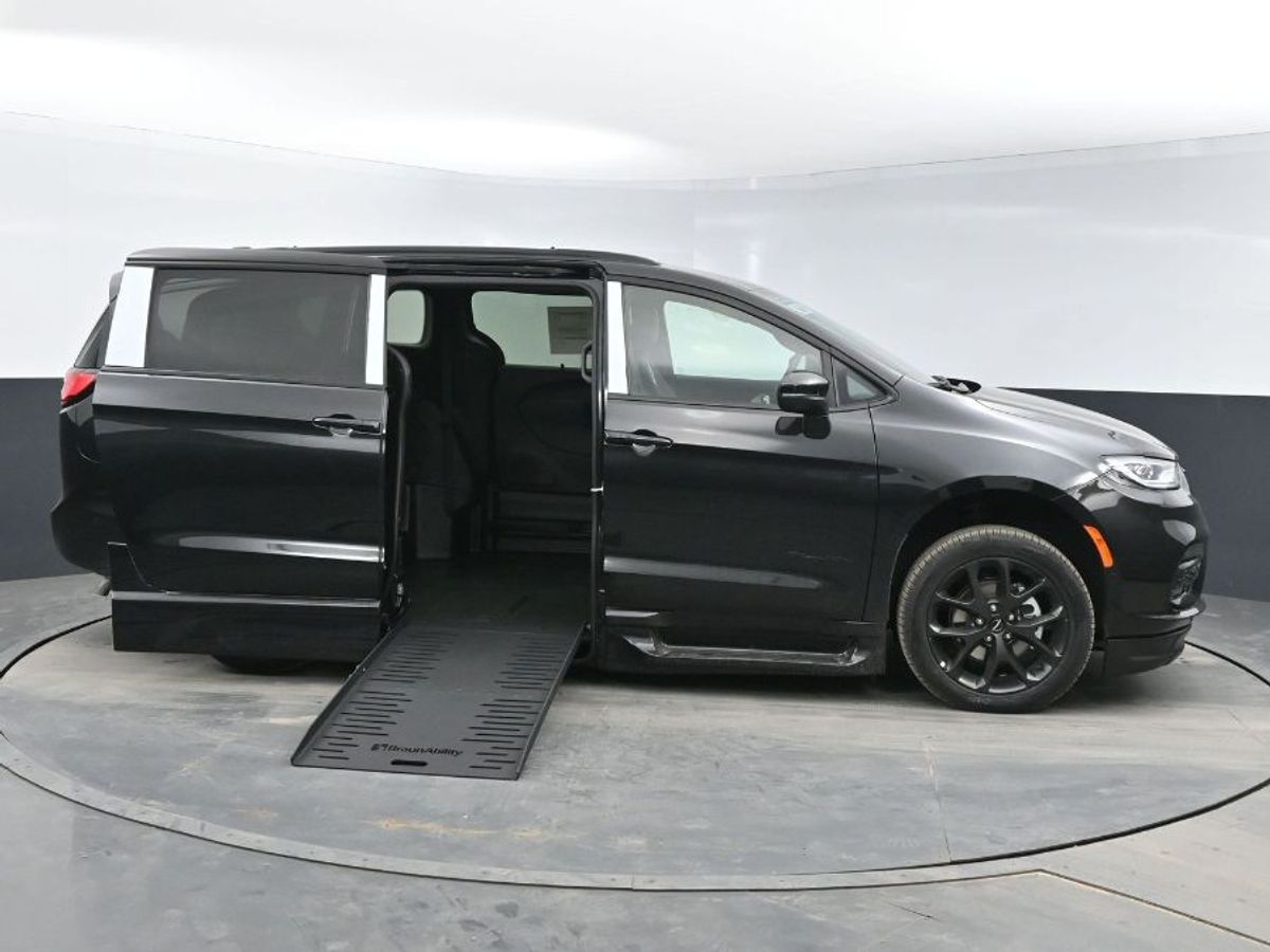 Black Chrysler Pacifica with BraunAbility Side Entry Automatic Fold Out conversion