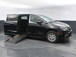 Black Chrysler Pacifica with BraunAbility Side Entry Automatic Fold Out conversion